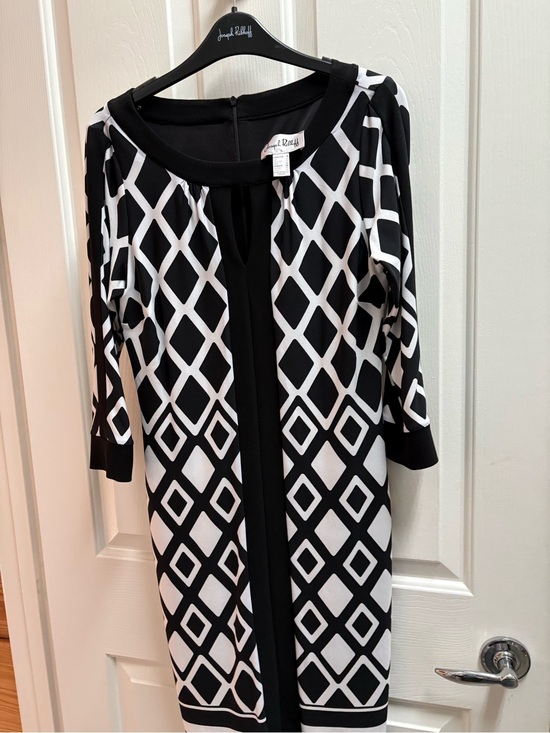 Joseph Ribkoff Dresses & Skirts - Joseph Ribkoff Black & White Geometric Midi Dress